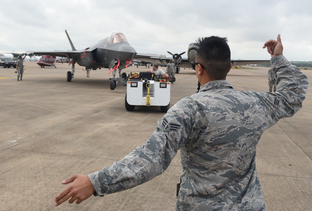 Nomads debut at Alliance Airshow
