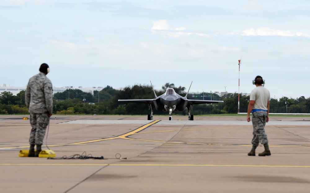 Nomads debut at Alliance Airshow