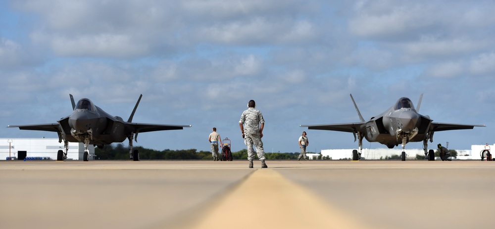 Nomads debut at Alliance Airshow