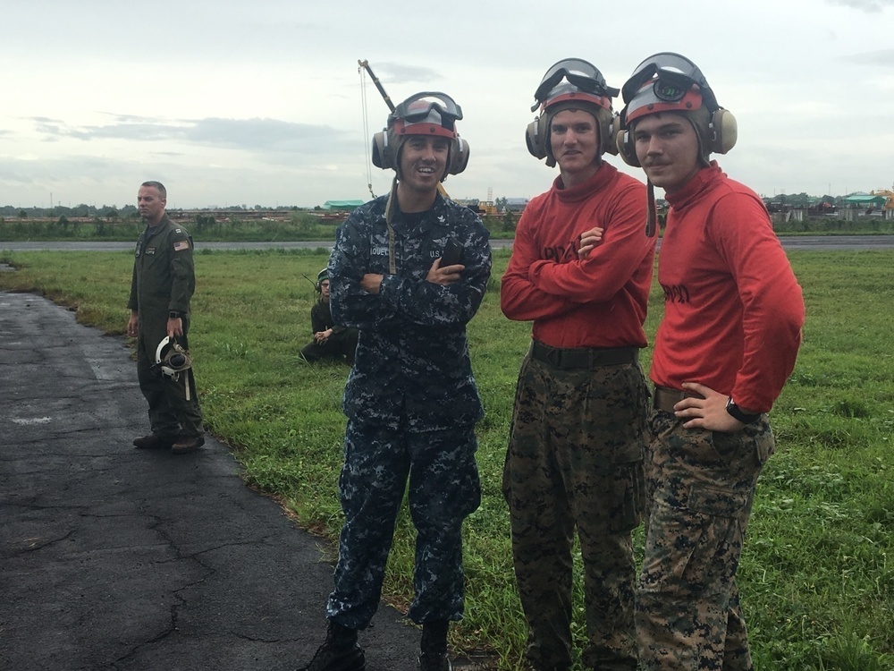 U.S. Navy and U.S. Marine Corps Ordnancemen on the Flightline at PHIBLEX 33