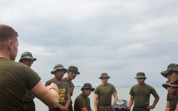 Philippine, U.S. Marines refine boat raid capabilities