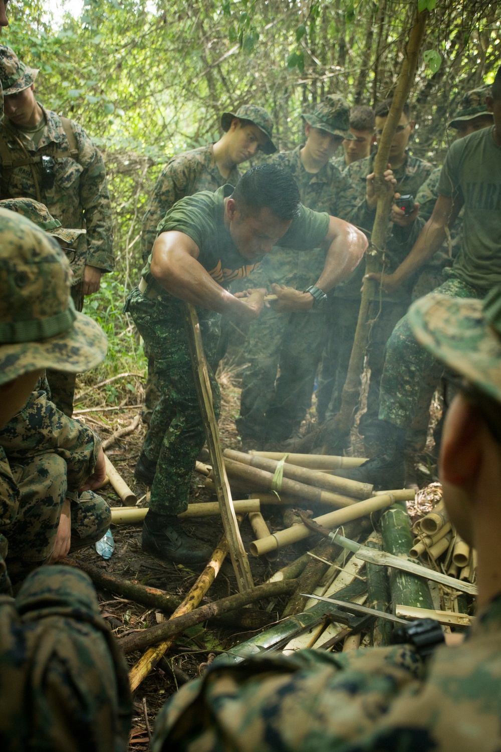 Philippine, U.S. Marines partner during PHIBLEX 33