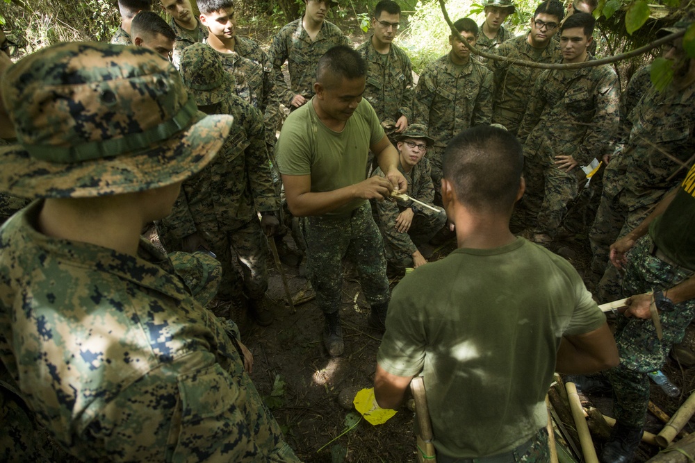 Philippine, U.S. Marines partner during PHIBLEX 33