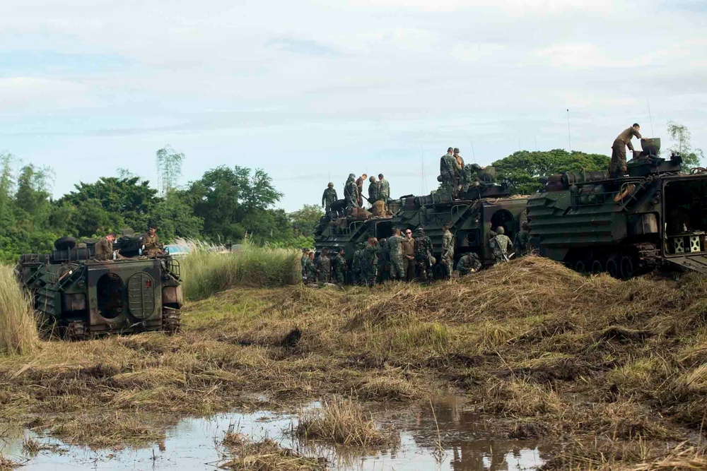 Marines teach about AAVs, weapons, equipment