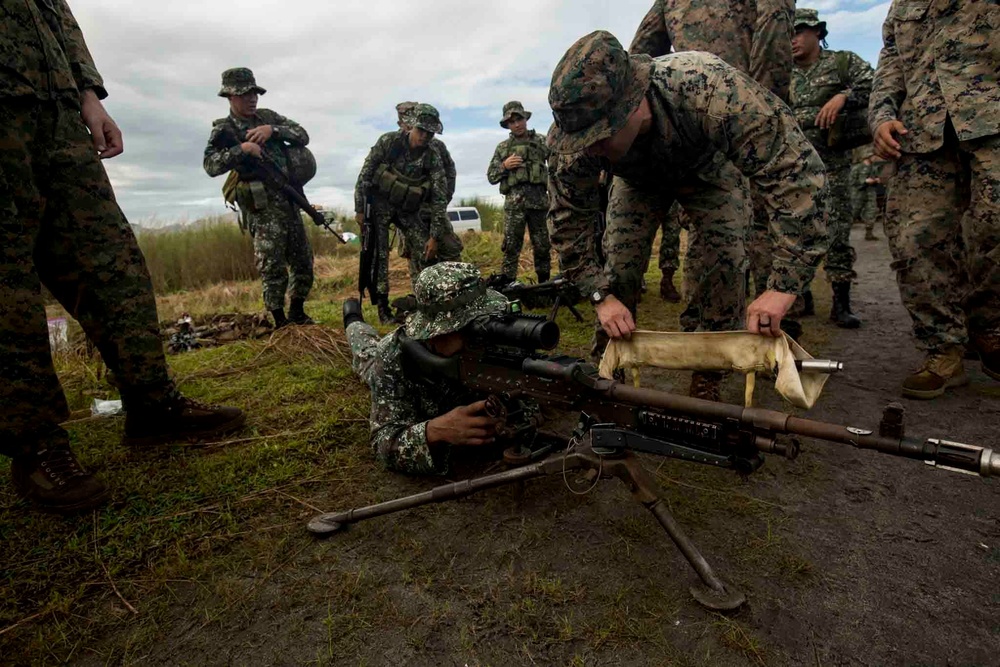 Marines teach about AAVs, weapons, equipment