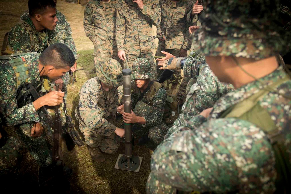 Marines teach about AAVs, weapons, equipment