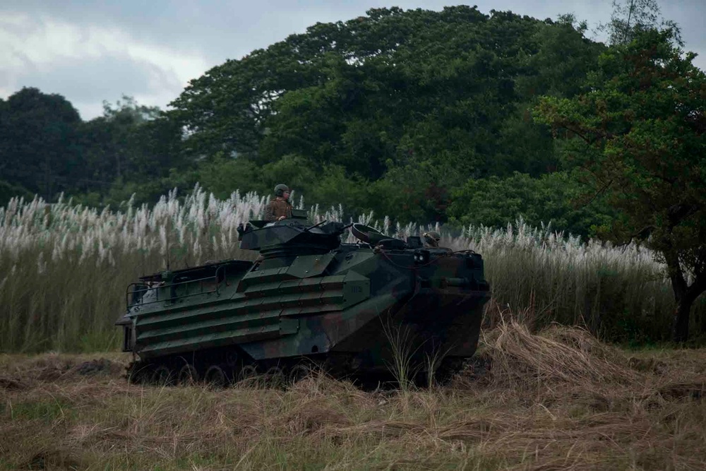 Marines conduct an amphibious assault rehearsal