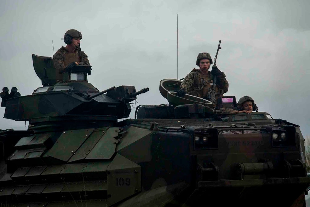 Marines conduct an amphibious assault rehearsal