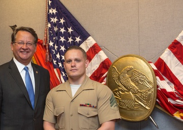 Sen. Gary Peters visits the Pentagon Sept. 28, 2016