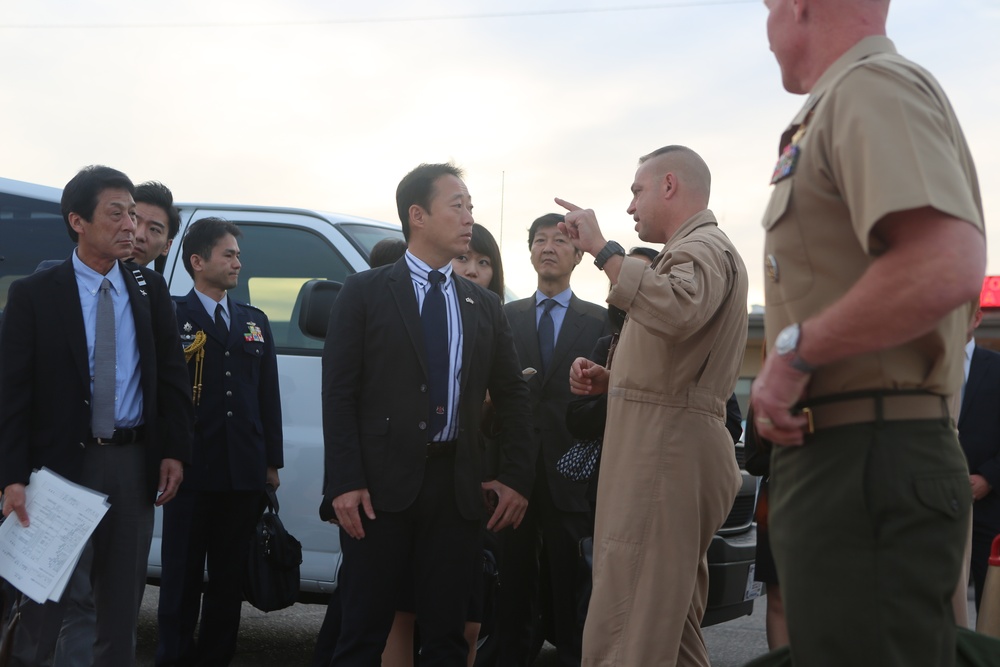 Japanese official visits MCAS Yuma, learns firsthand of F-35B’s capabilities