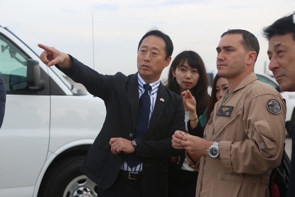 Japanese official visits MCAS Yuma, learns firsthand of F-35B’s capabilities