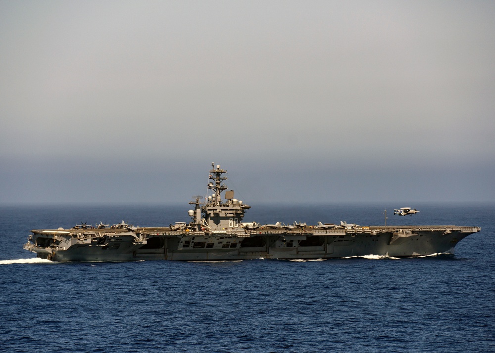 E2-D Hawkeye lands on USS Nimitz