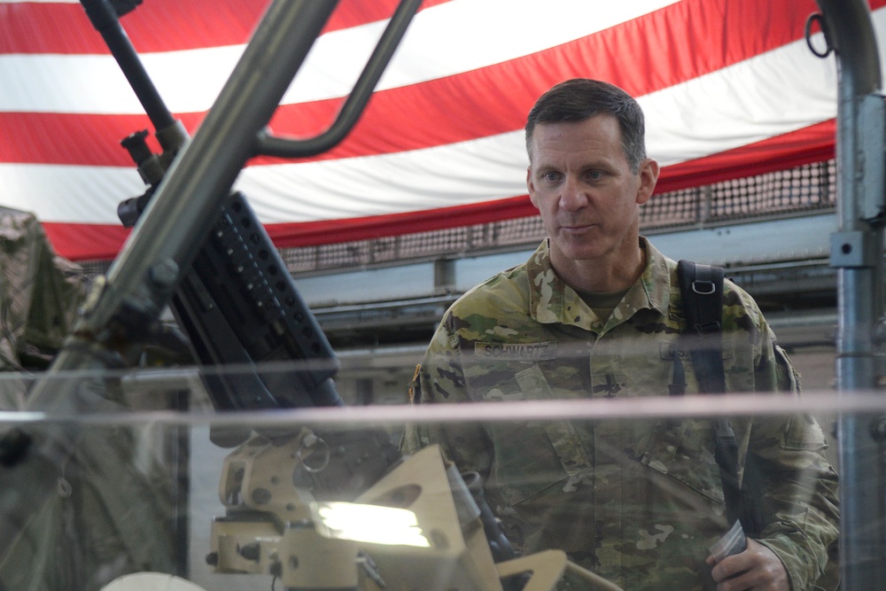 SOCEUR Commander, Command Master Chief visits 352nd SOW