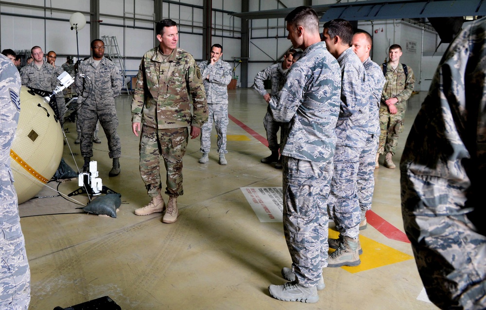 SOCEUR Commander, Command Master Chief visits 352nd SOW
