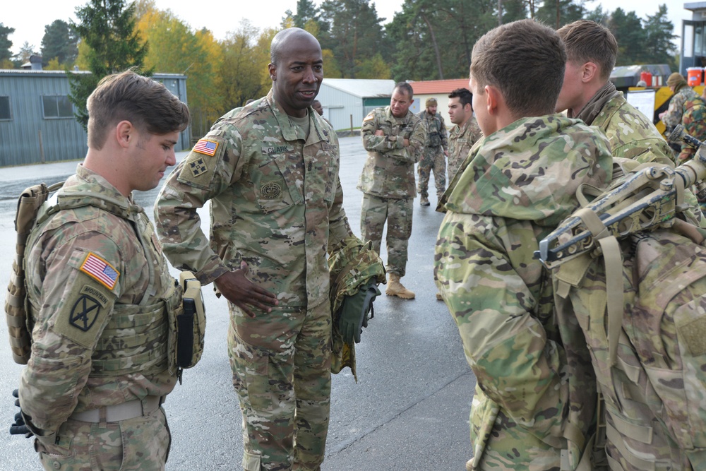 CSM David M. Clark visits the 7th ATC