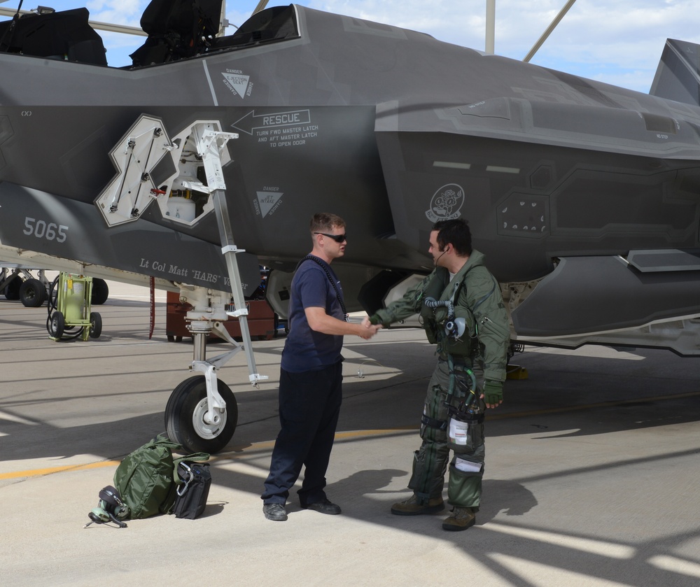 10,000th hour F-35 sortie