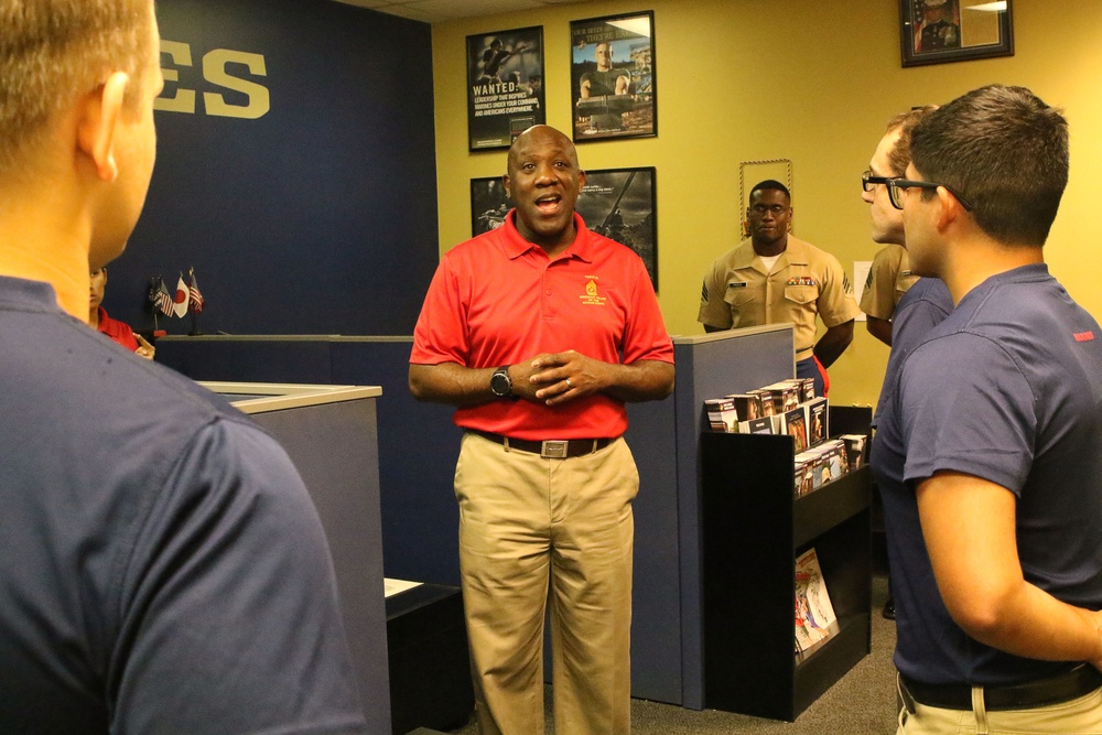 Sergeant Major Green visits Recruiting Station Baton Rouge