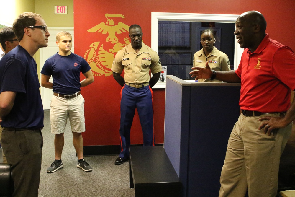 Sergeant Major Green visits Recruiting Station Baton Rouge
