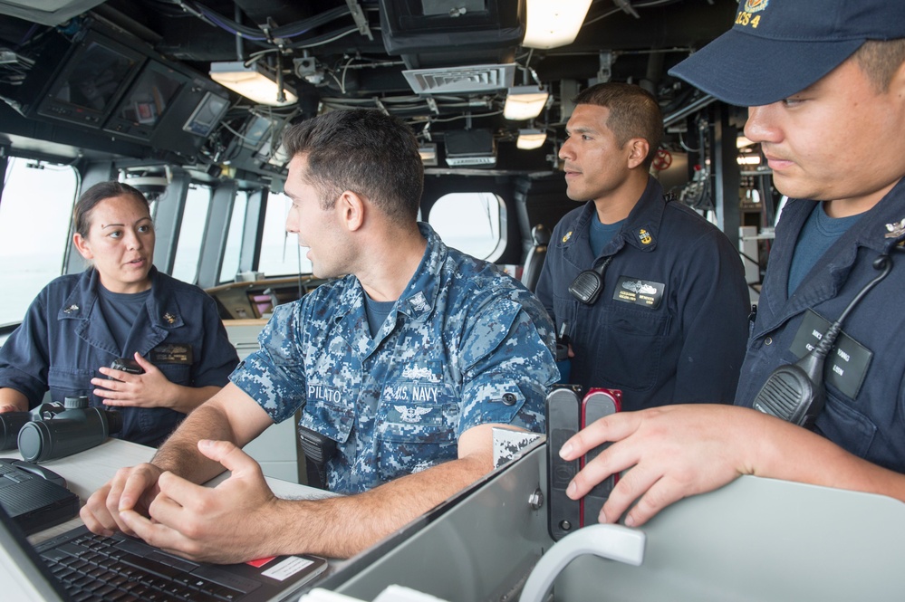 USS Coronado (LCS 4) conducts SNOOPIE training.