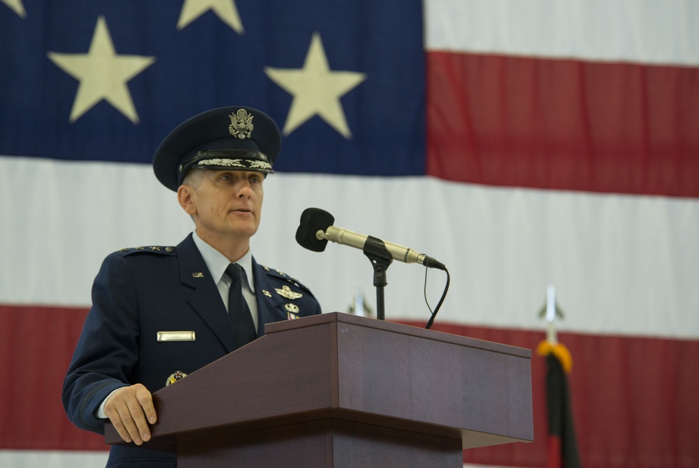 DVIDS - Images - 3rd Air Force welcomes new commander [Image 2 of 3]