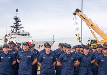 Coast Guard offloads approximately 20 tons of cocaine