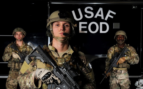 EOD team members