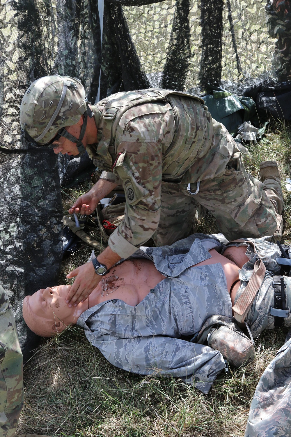 82nd Abn. Div. Paratrooper competes in Army`s Best Medic Competition