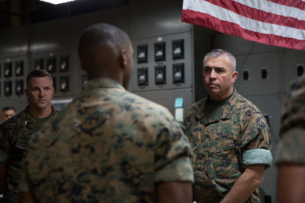 U.S. MARFORCOM Commander visits SPAMGTF-CR-AF Marines