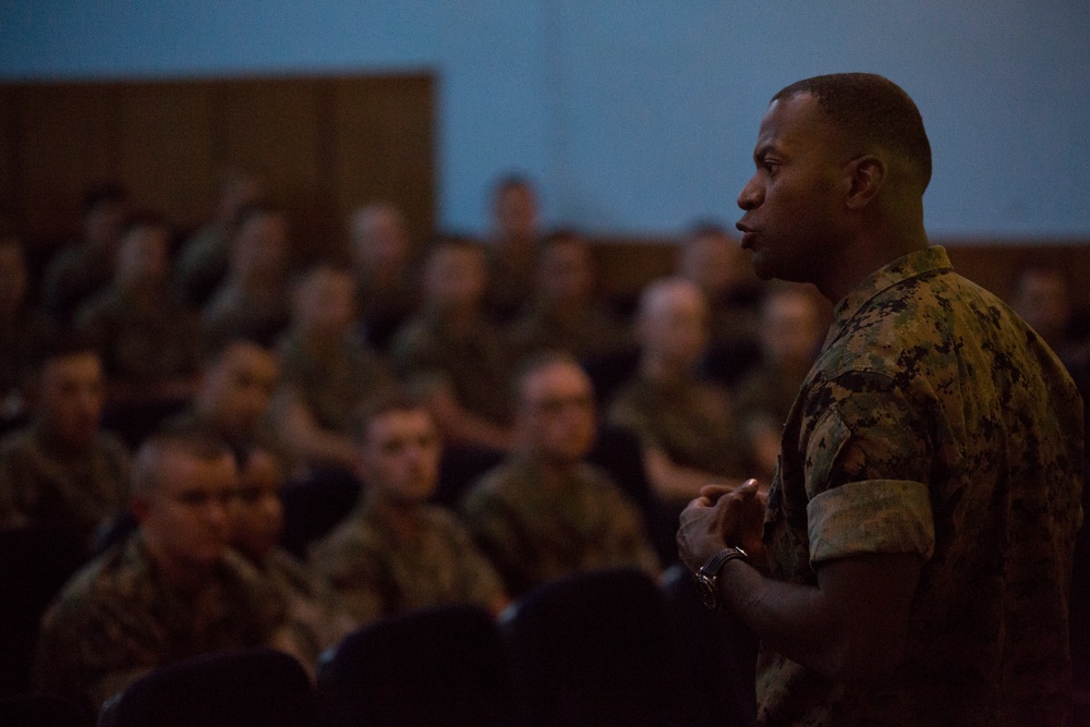 U.S. MARFORCOM Commander visits SPAMGTF-CR-AF Marines