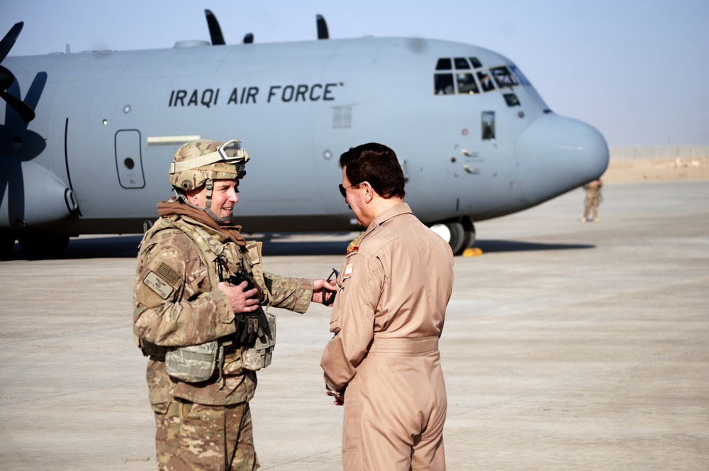 Iraqi Air Force Lands at Qayarrah
