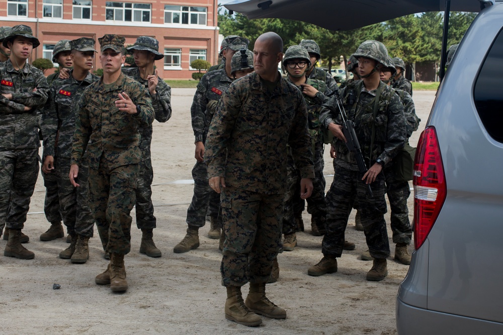 U.S. and ROK Marines Breakfast