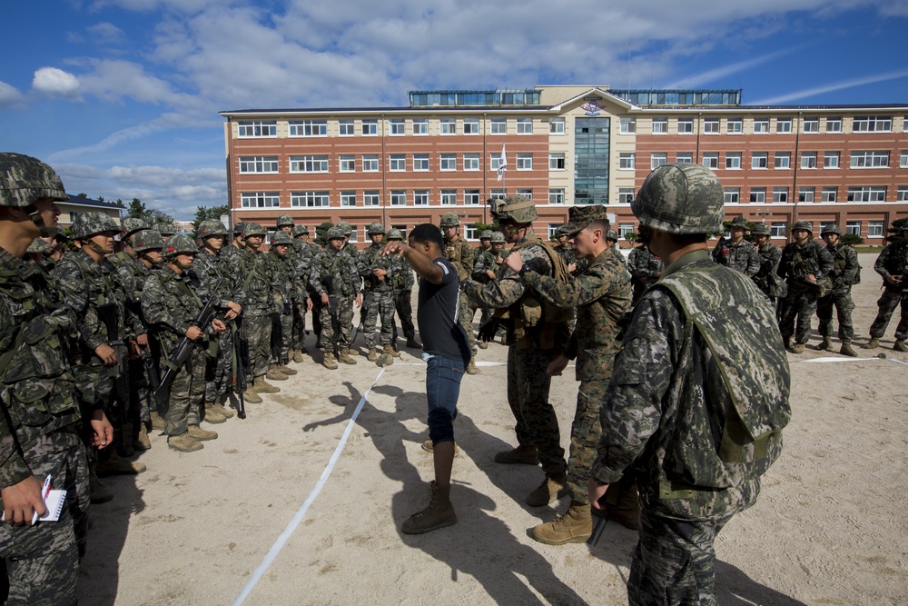 U.S. and ROK Marines Breakfast