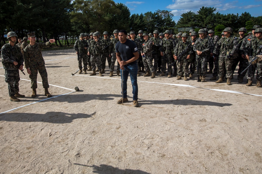 U.S. and ROK Marines Breakfast