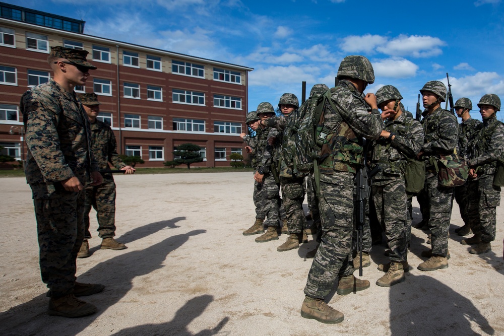 U.S. and ROK Marines Breakfast