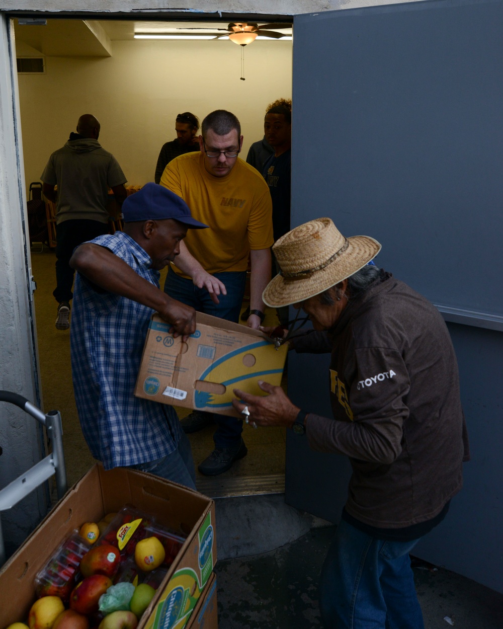 Nimitz Sailors volunteer