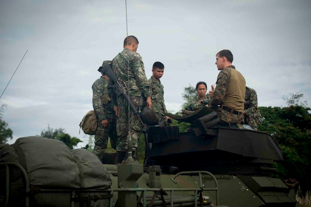 Marines teach about AAVs, weapons, equipment