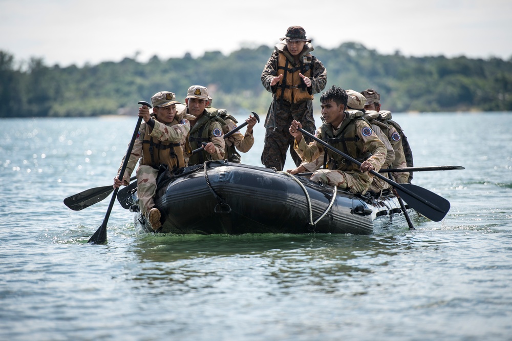 Marines work with Royal Cambodian Navy