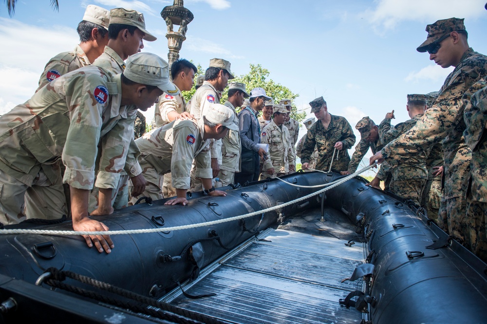 Marines work with Royal Cambodian Navy