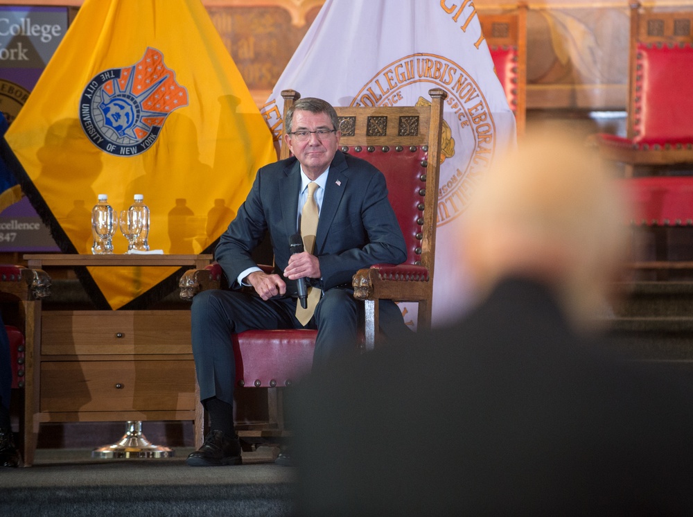 SD speaks during New York city college event