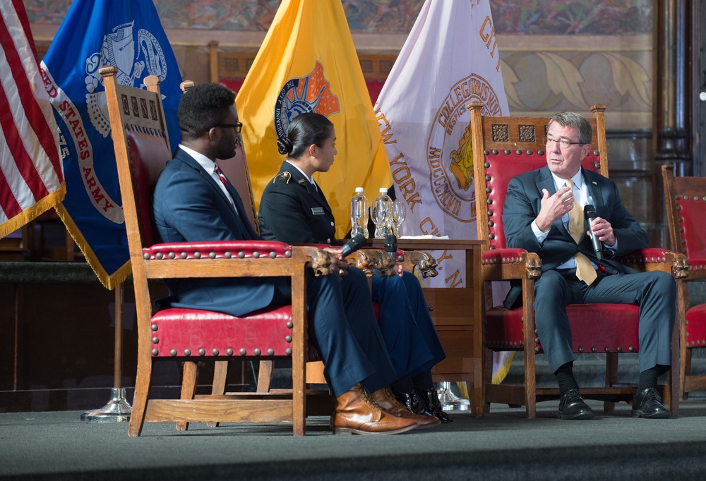SD speaks during New York city college event