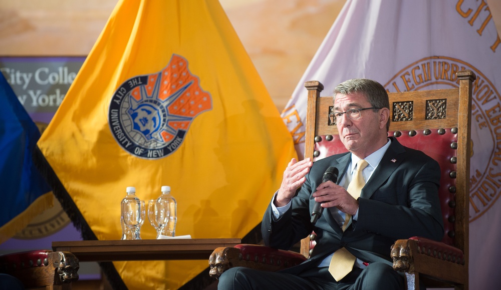 SD speaks during New York city college event