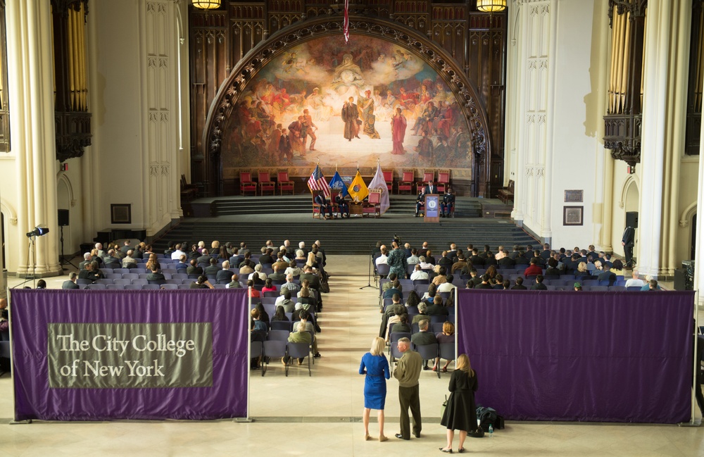 SD speaks during New York city college event
