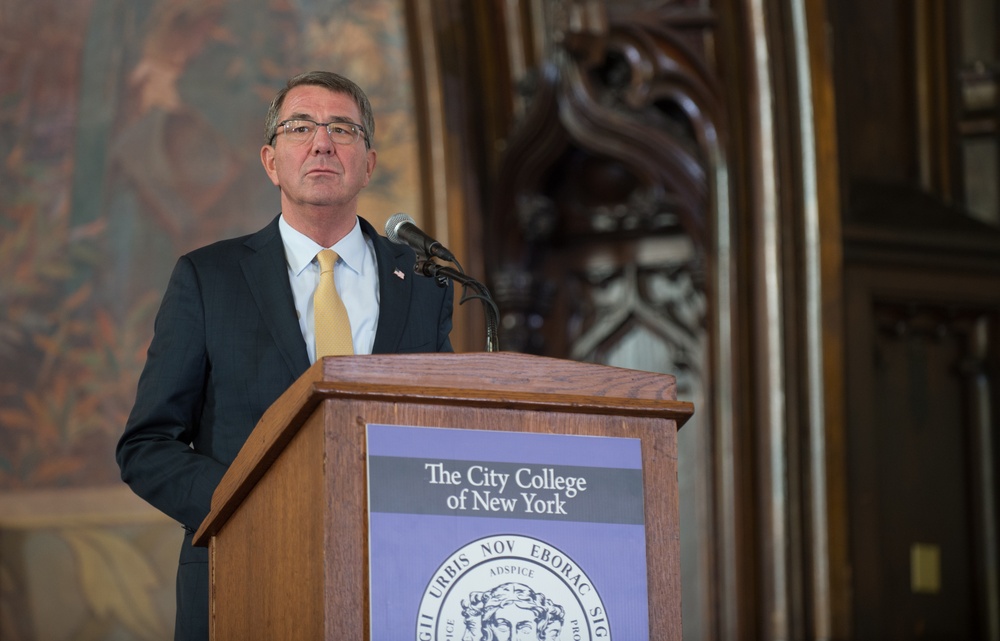 SD speaks during New York city college event