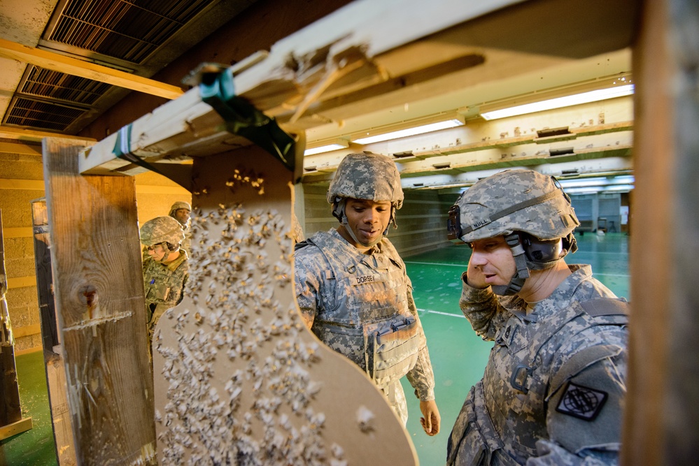 39th Signal Bn Soldiers Qualify with M4A1 Carbines