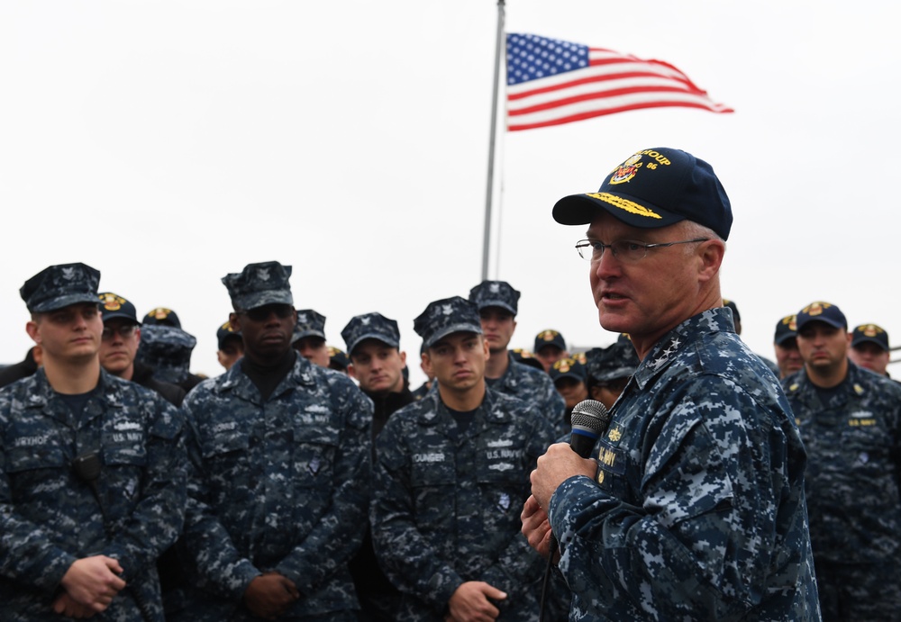 Commander, Naval Surface Forces visits Gridley, Shoup