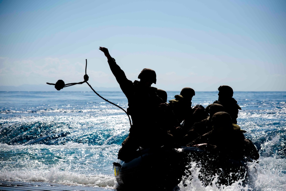 3/3 Marines launch and embark CRRCs aboard USS Green Bay during Blue Chromite 2017