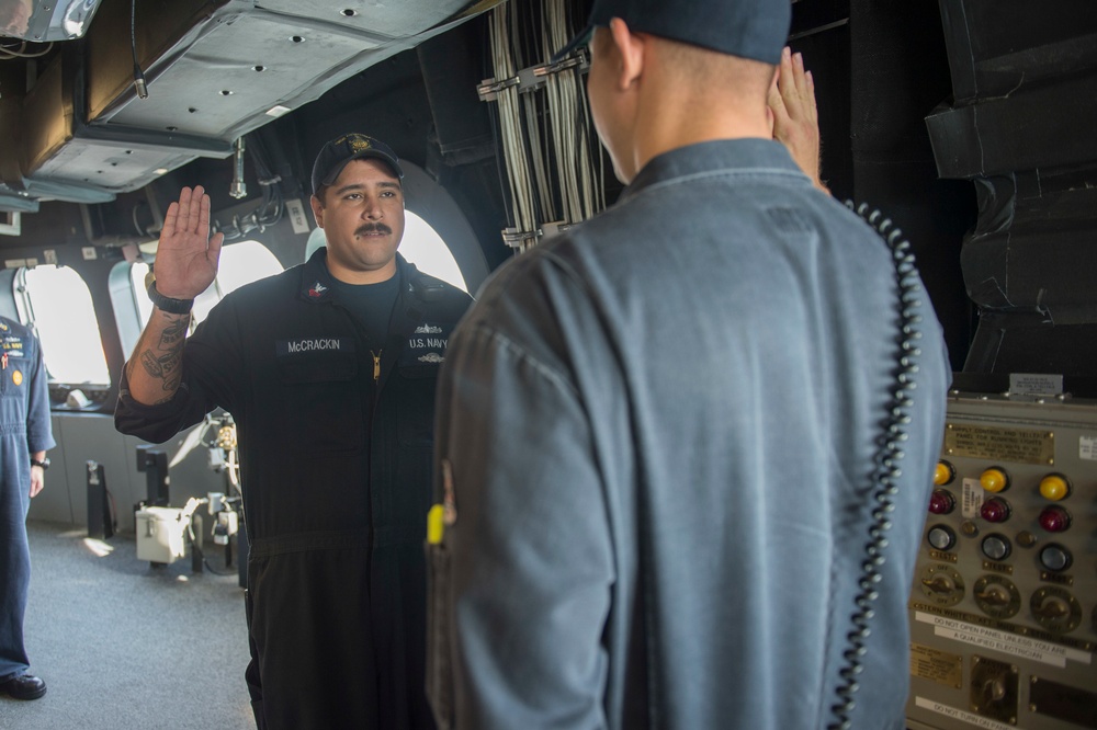 PO1 McCrackin Reenlists aboard USS Coronado (LCS 4)