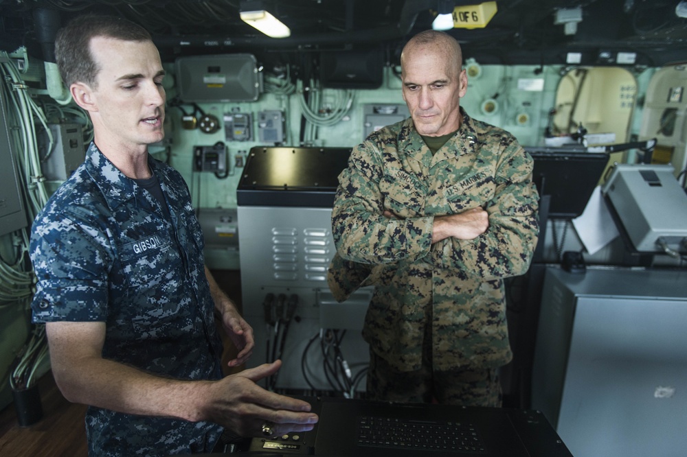 Maj. Gen. Richard Simcock visits Green Bay