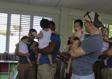 Marines Lend a Helping Hand in the Philippines