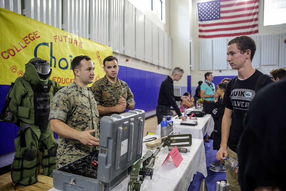 EOD Marines show capabilities during career day in Italy